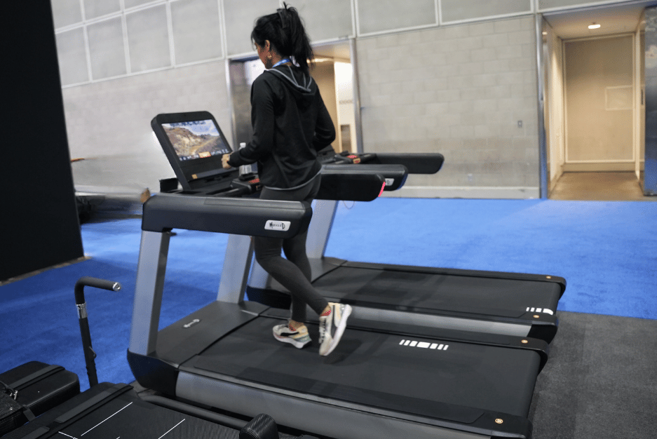 Muscle D Fitness - V2 Touch Screen Commercial Treadmill